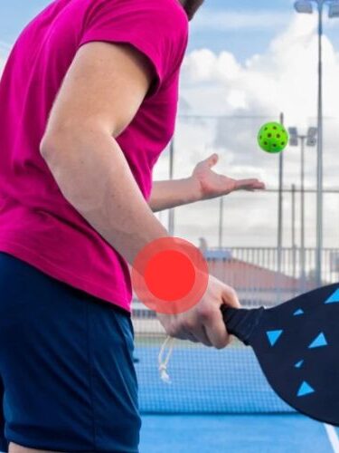 Đau cổ tay khi chơi pickleball: Nguyên nhân và cách giảm đau nhanh