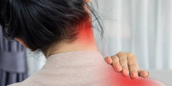 dau-co-vai-gay-keo-dai đau cổ vai gáy kéo dài